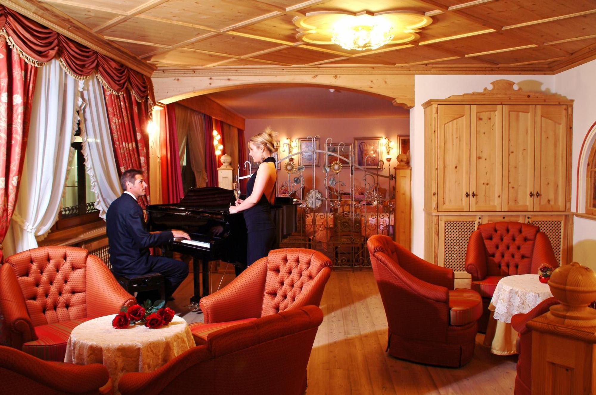 Hotel Malder Soraga Bagian luar foto